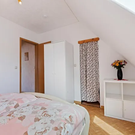 Attractive In Kl Tz Near The Sea Апартаменты Клюц