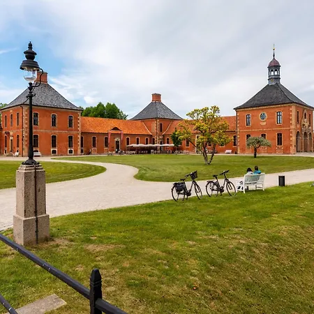 Attractive In Near The Sea Klutz