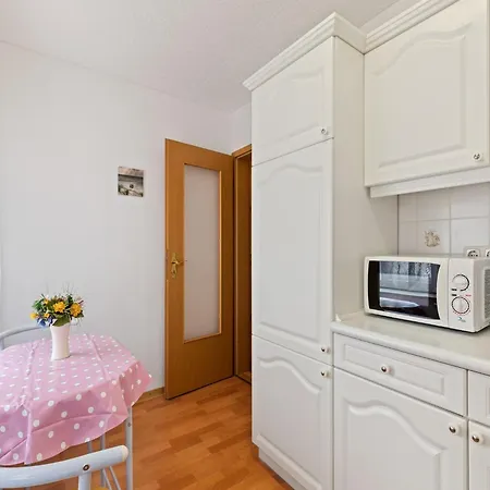 Apartmán Attractive In Near The Sea Klutz